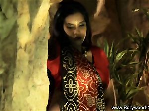 Indian cougar stunner Is amazing When She Dances